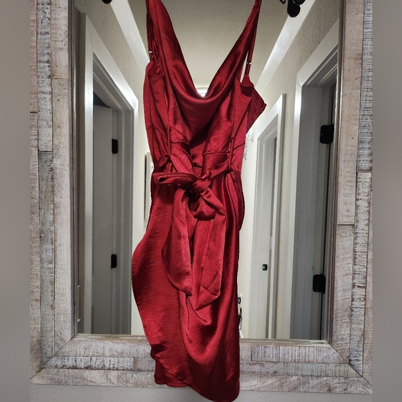 Selfie Leslie Bebe Satin Cowl Neck Wrap Dress Red - Picture 4 of 8